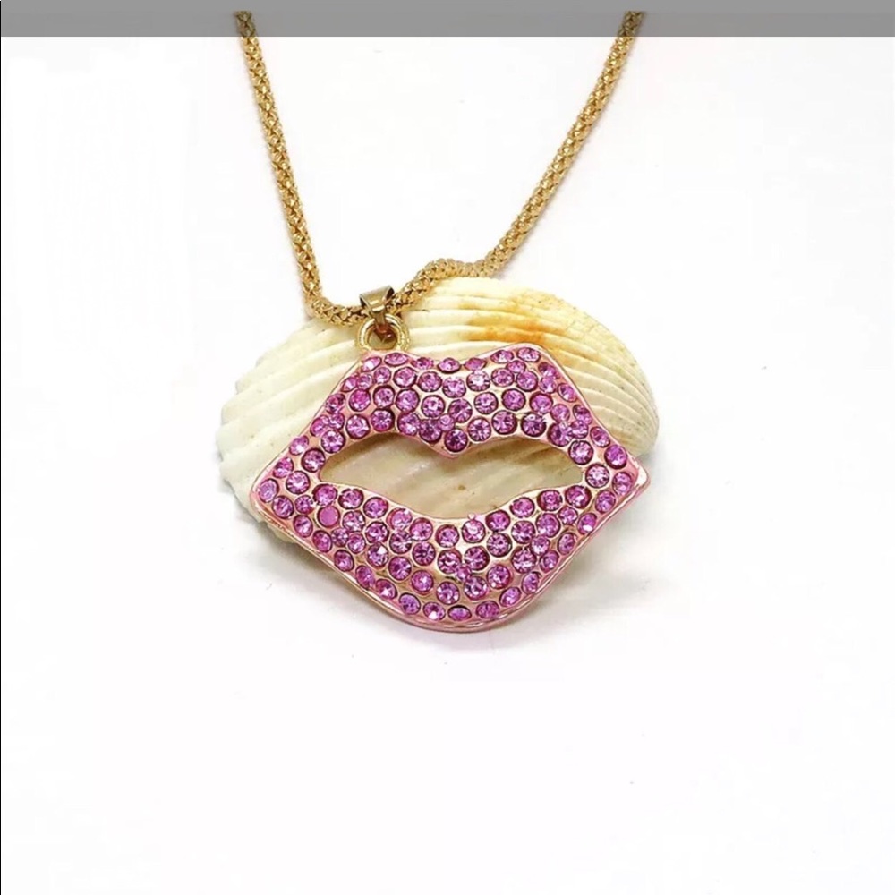 Crystal Pink Lips 👄 Necklace